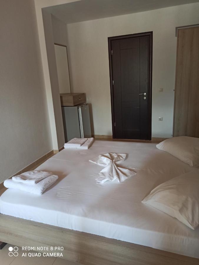 Bella Vista Hotel Himare Bilik gambar