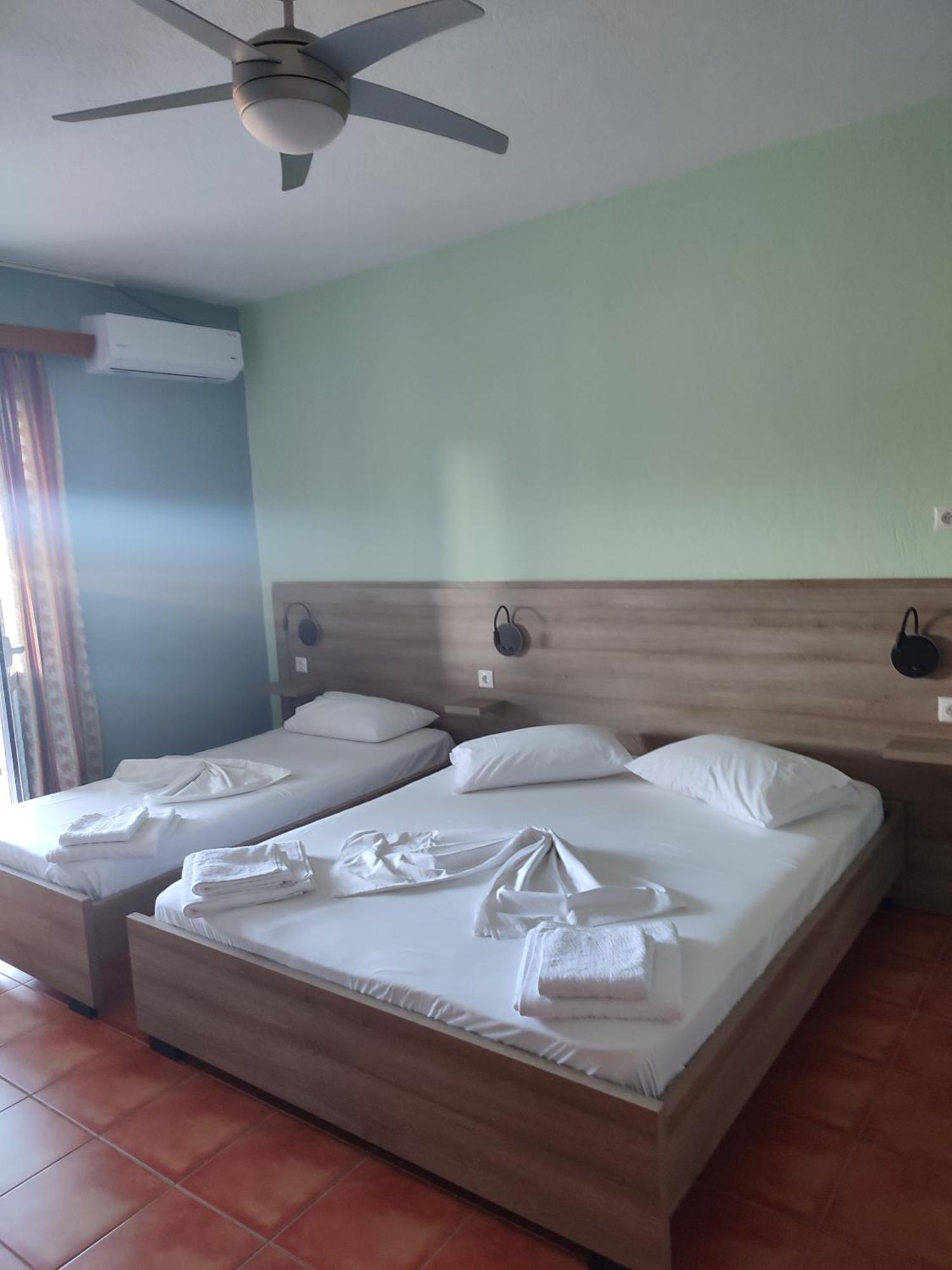 Bella Vista Hotel Himare Bilik gambar
