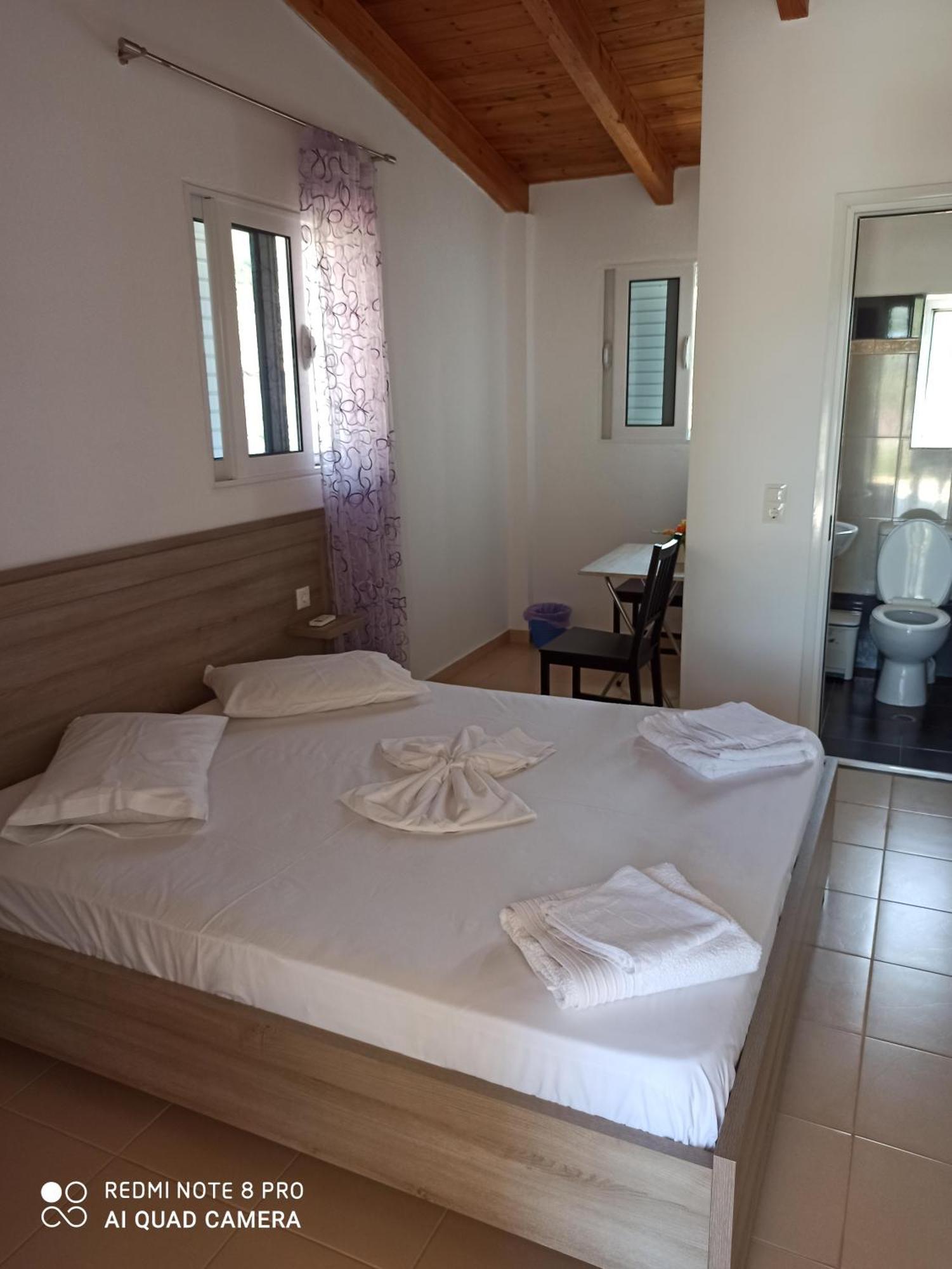Bella Vista Hotel Himare Bilik gambar