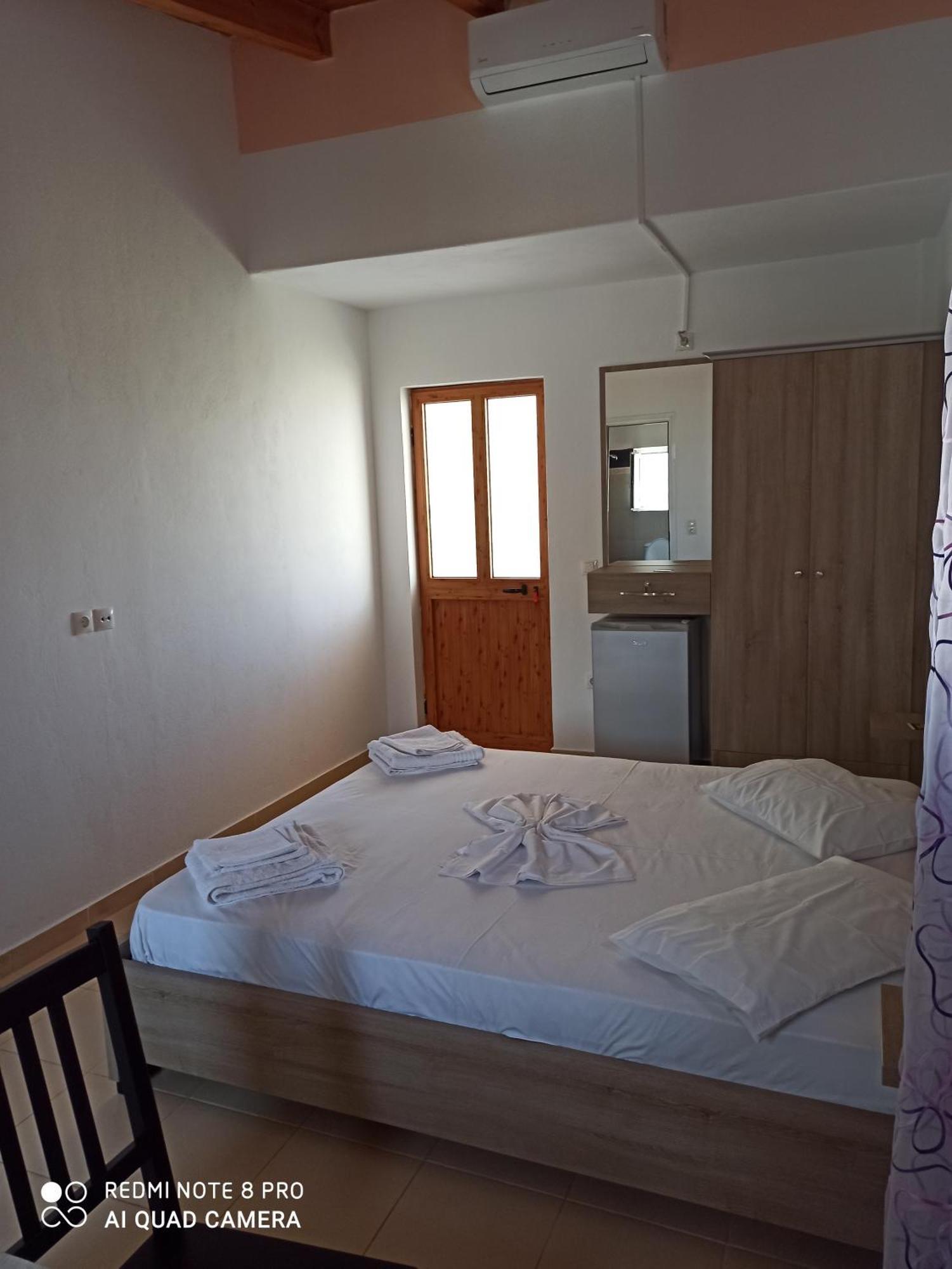 Bella Vista Hotel Himare Bilik gambar